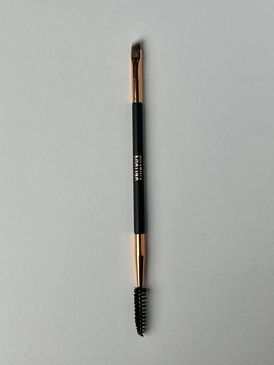 EYELASH & ANGLED BROW