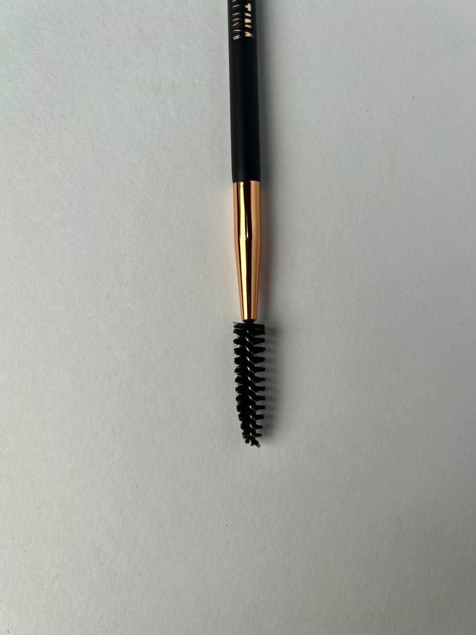EYELASH & ANGLED BROW