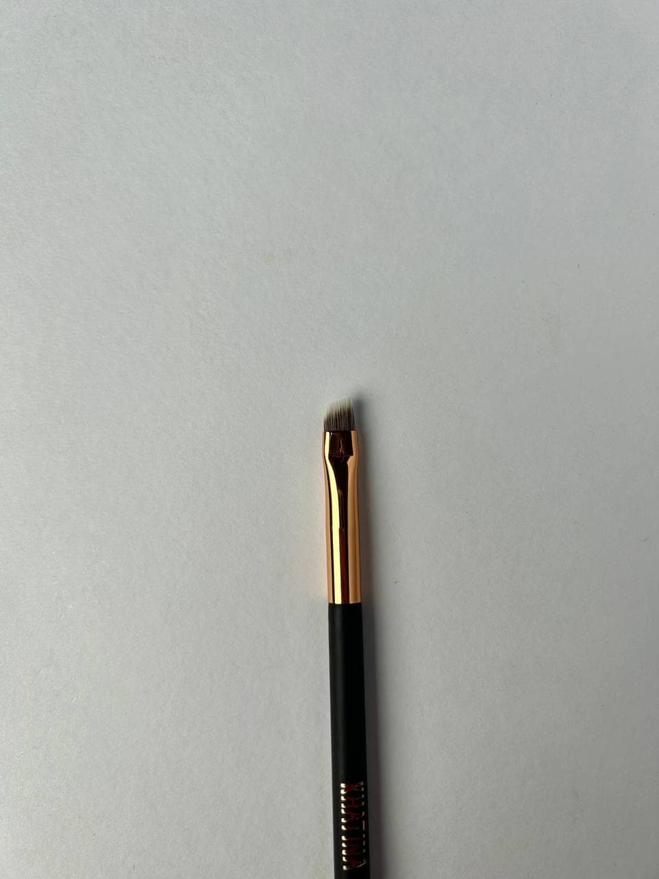 EYELASH & ANGLED BROW